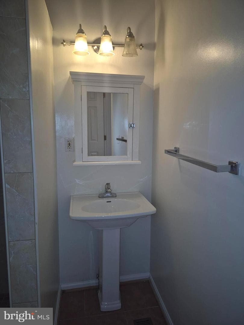 1821 Porter Avenue photo 12