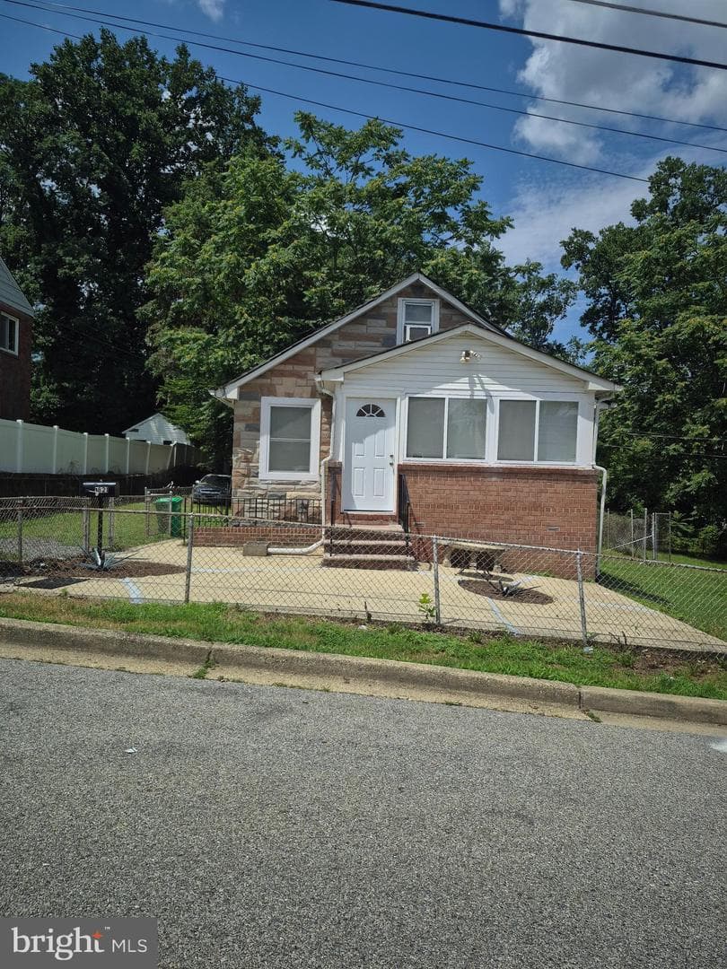 1821 Porter Avenue photo 2