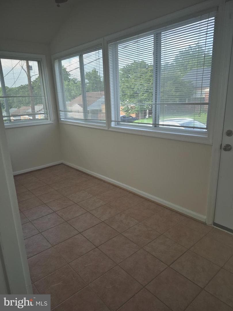 1821 Porter Avenue photo 3