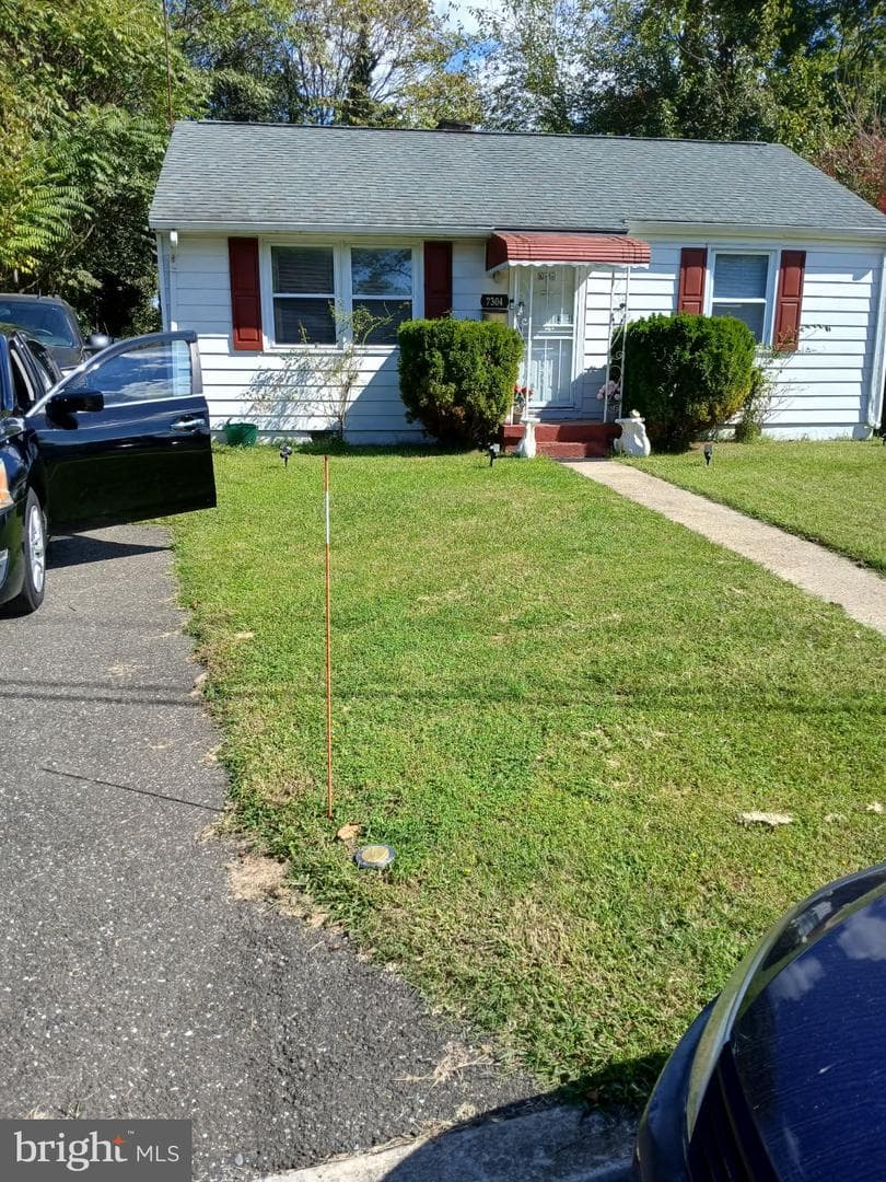 7304 Malden Lane photo 2