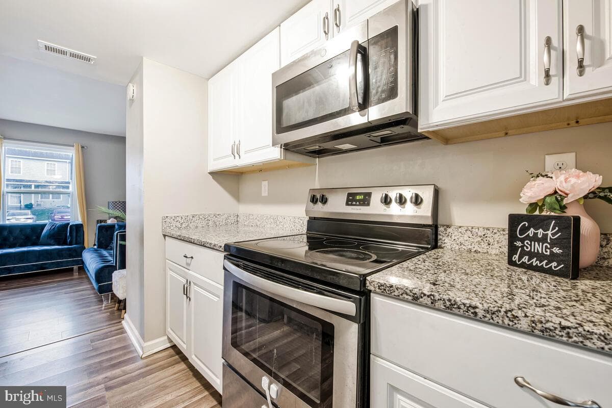 7122 Marbury Court photo 11