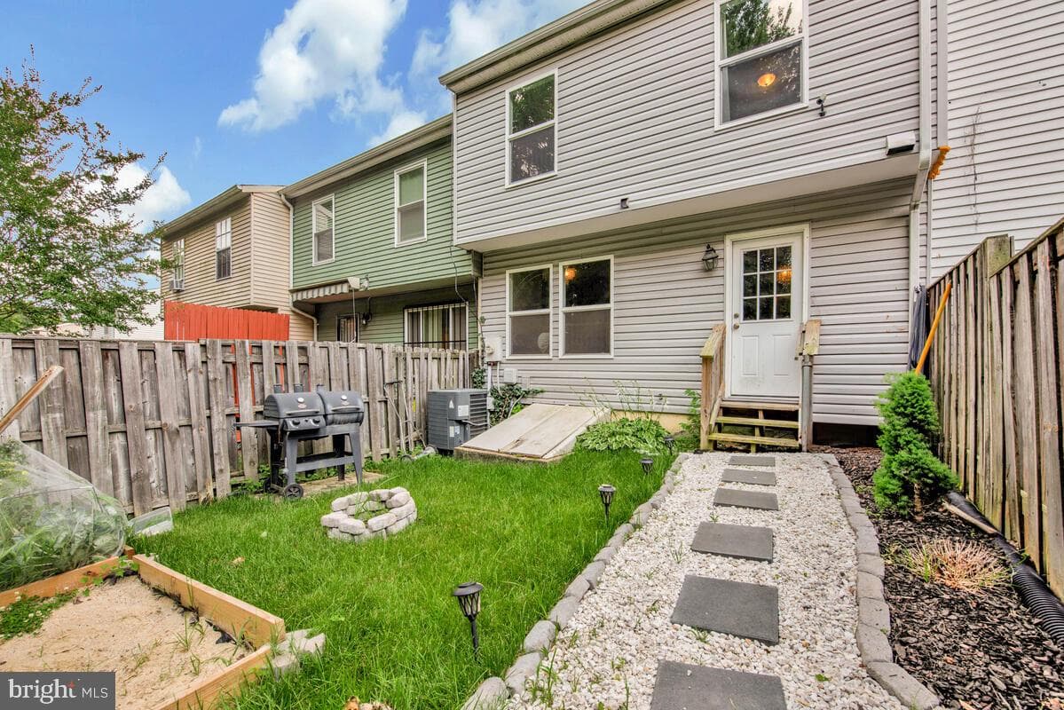 7122 Marbury Court photo 34