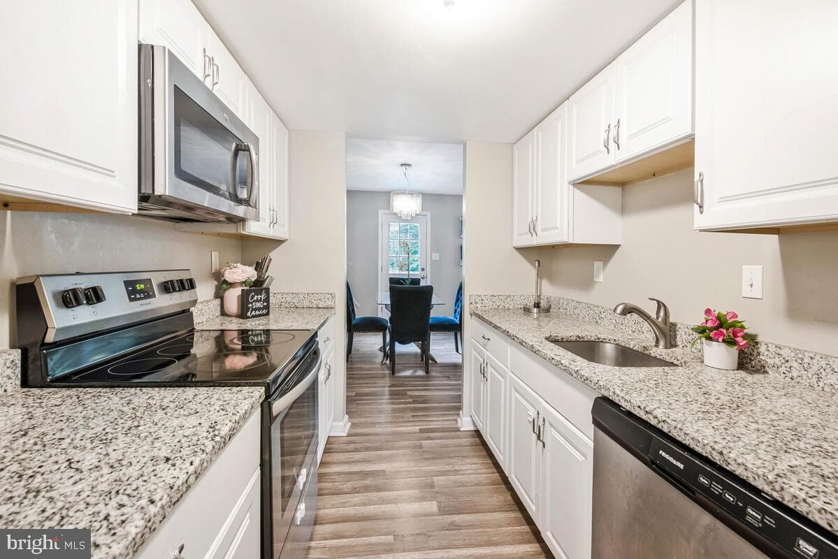 7122 Marbury Court photo 8