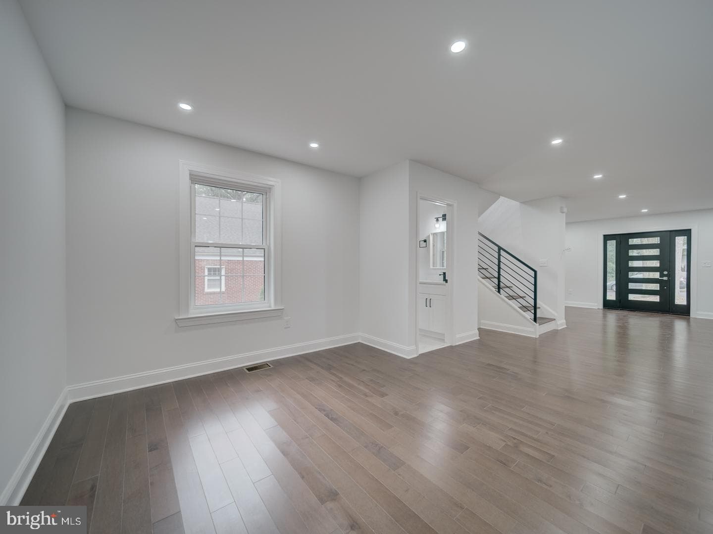 3912 Livingston Street photo 17
