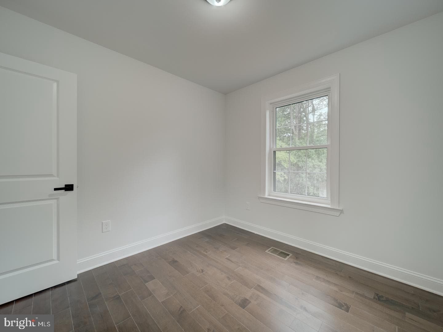 3912 Livingston Street photo 39