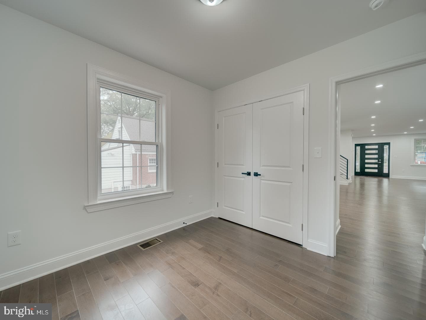 3912 Livingston Street photo 42