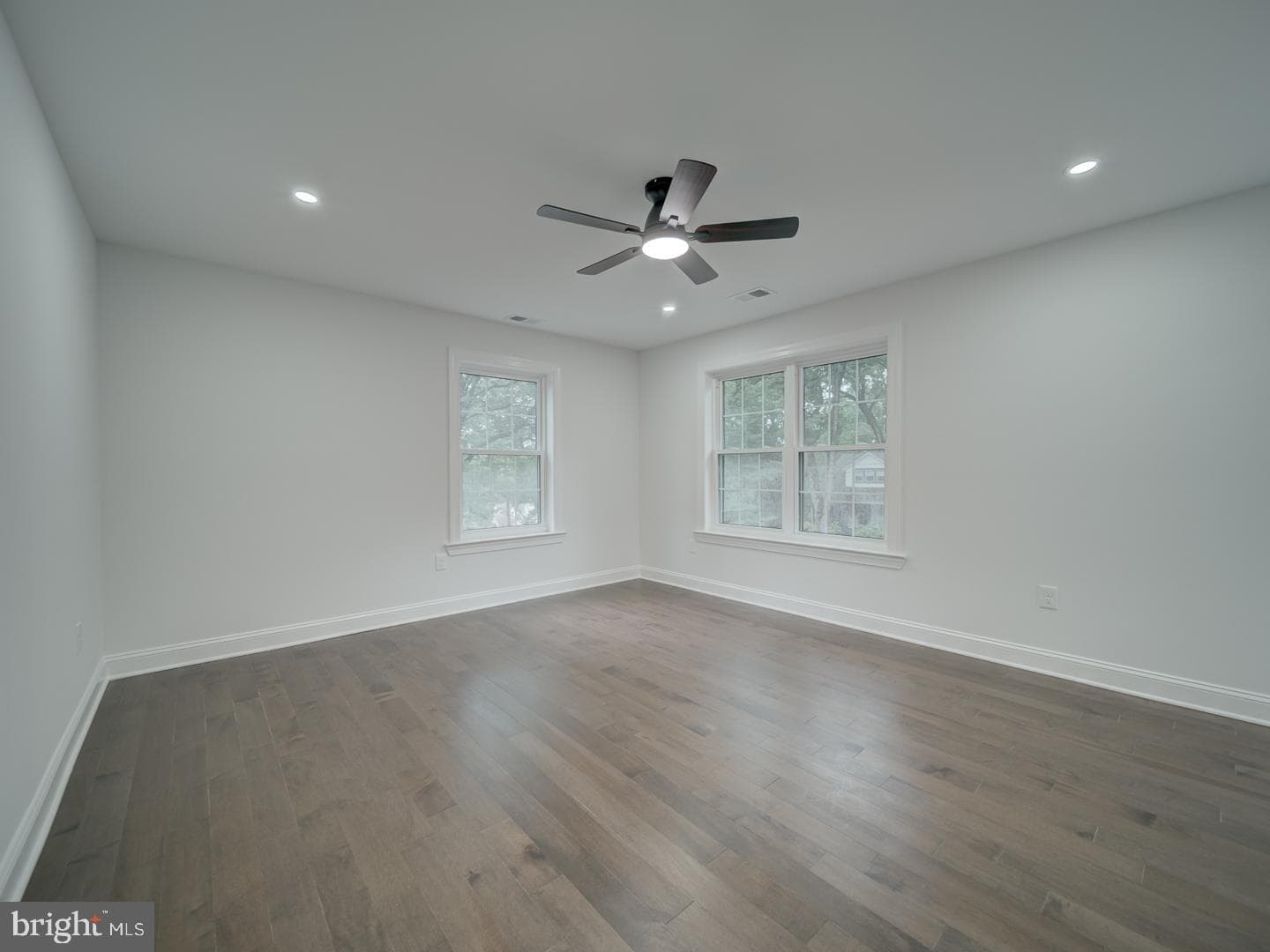 3912 Livingston Street photo 47