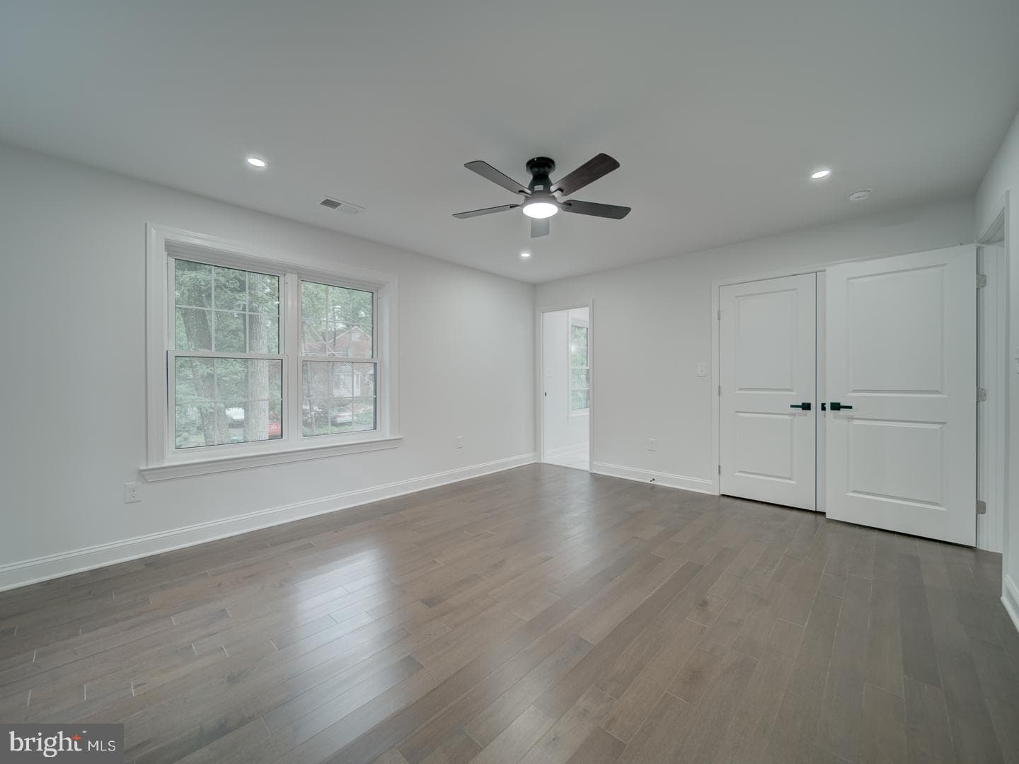 3912 Livingston Street photo 48