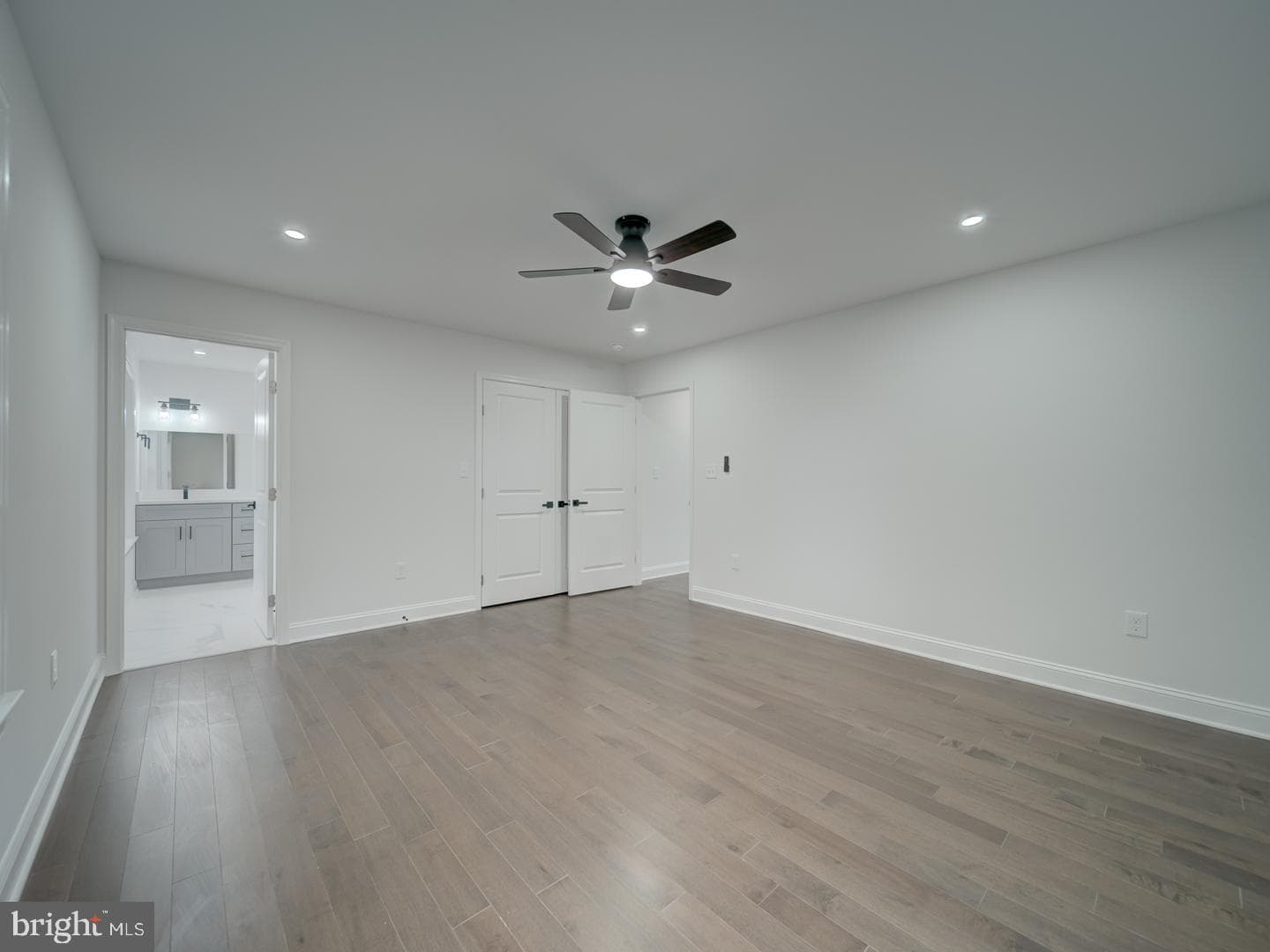 3912 Livingston Street photo 49