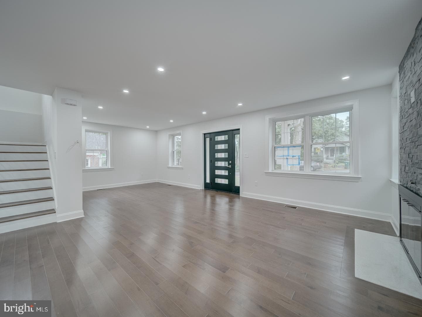3912 Livingston Street photo 8