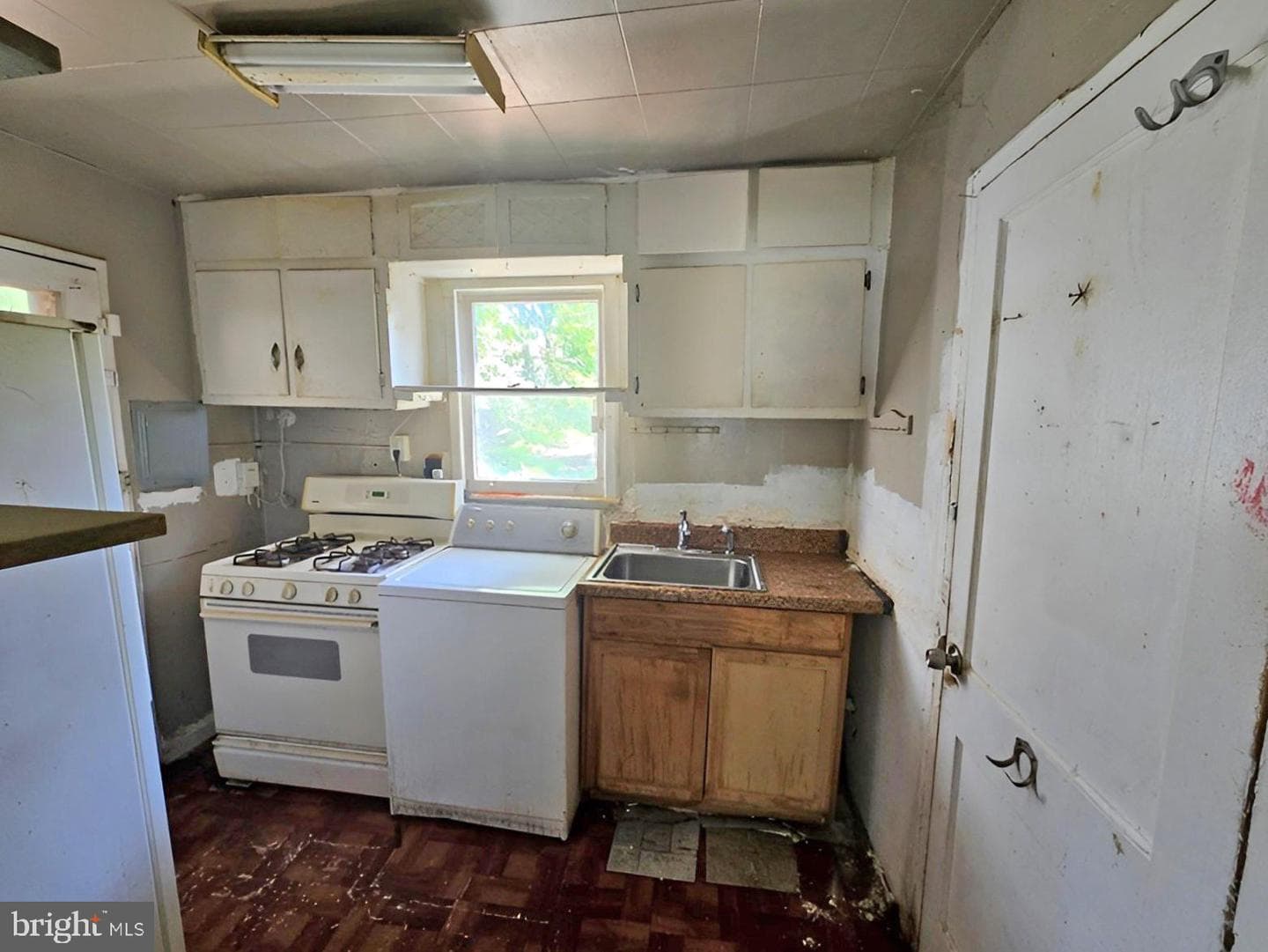 2403 Greeley Place photo 4