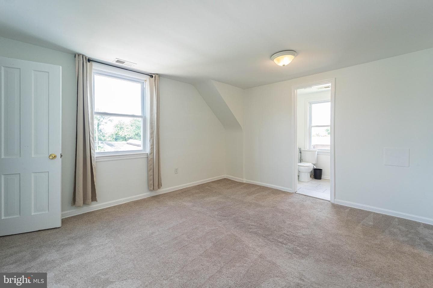 6202 Baltic Street photo 17
