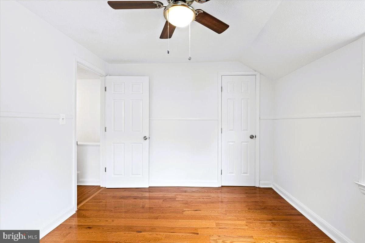 5901 Euclid photo 25