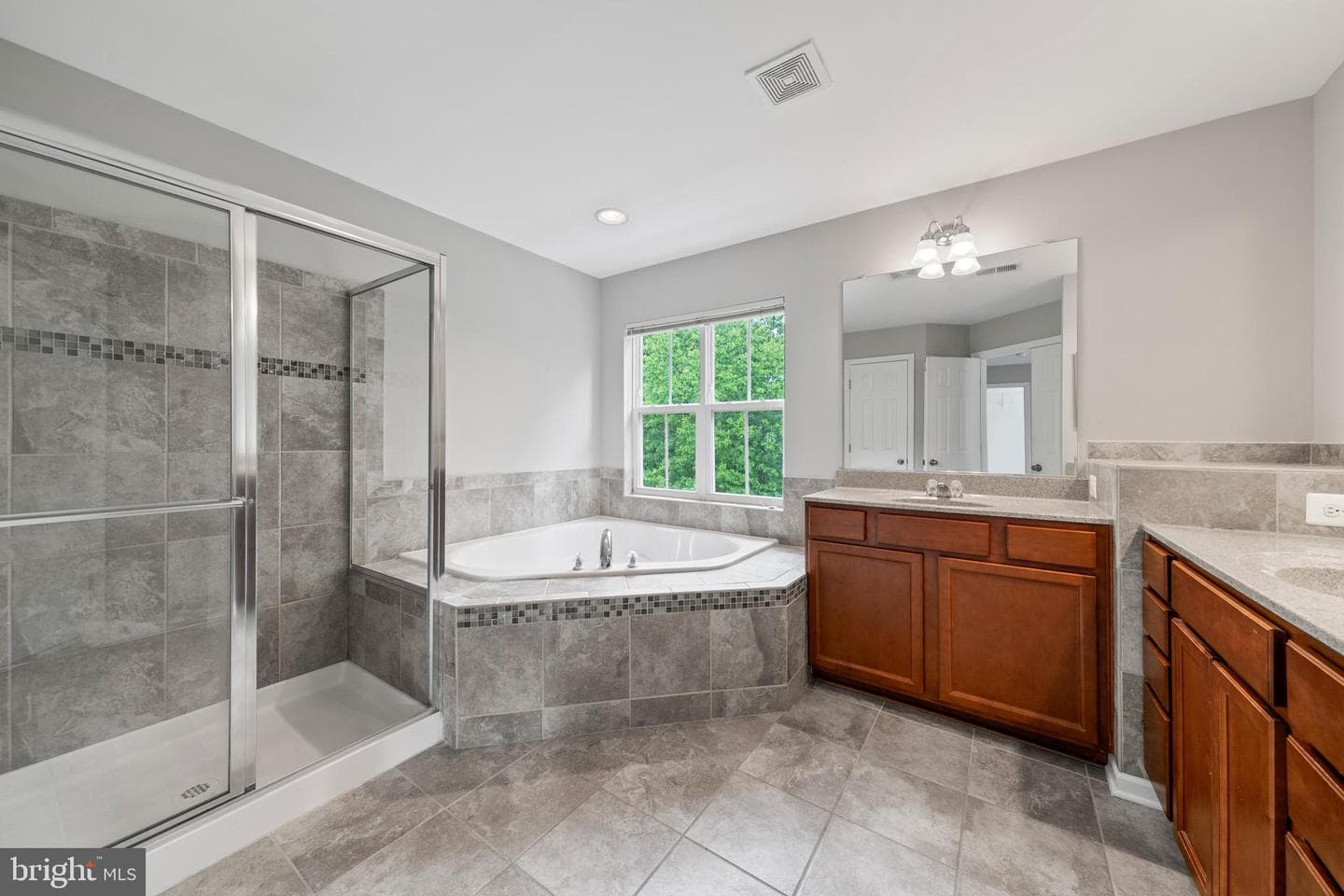9504 Copper Creek Court photo 17