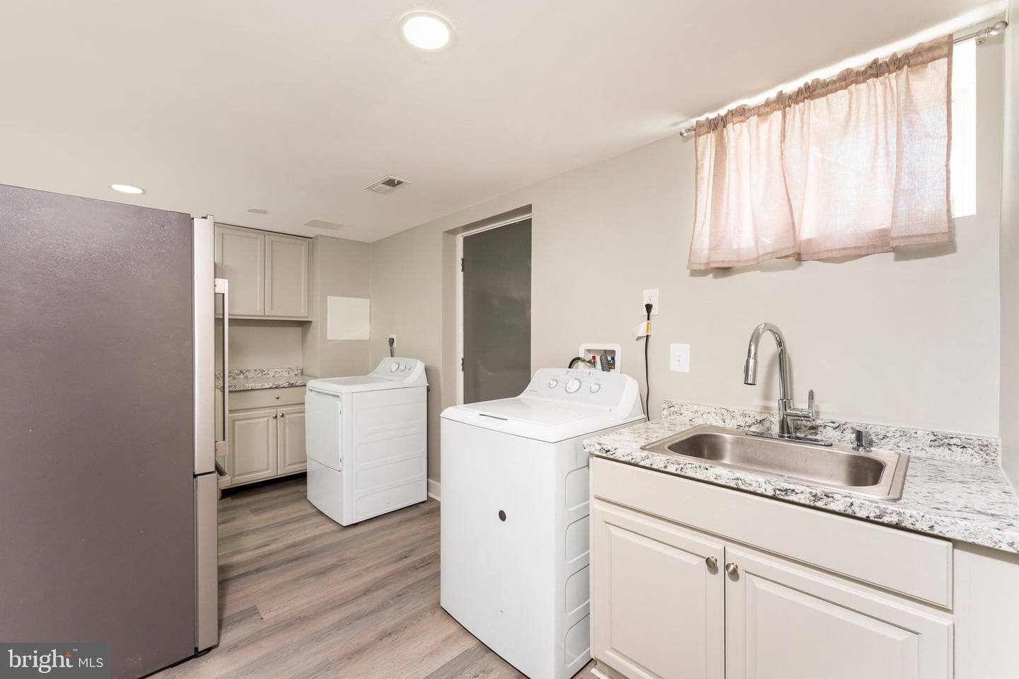 4112 Ellis Street photo 16