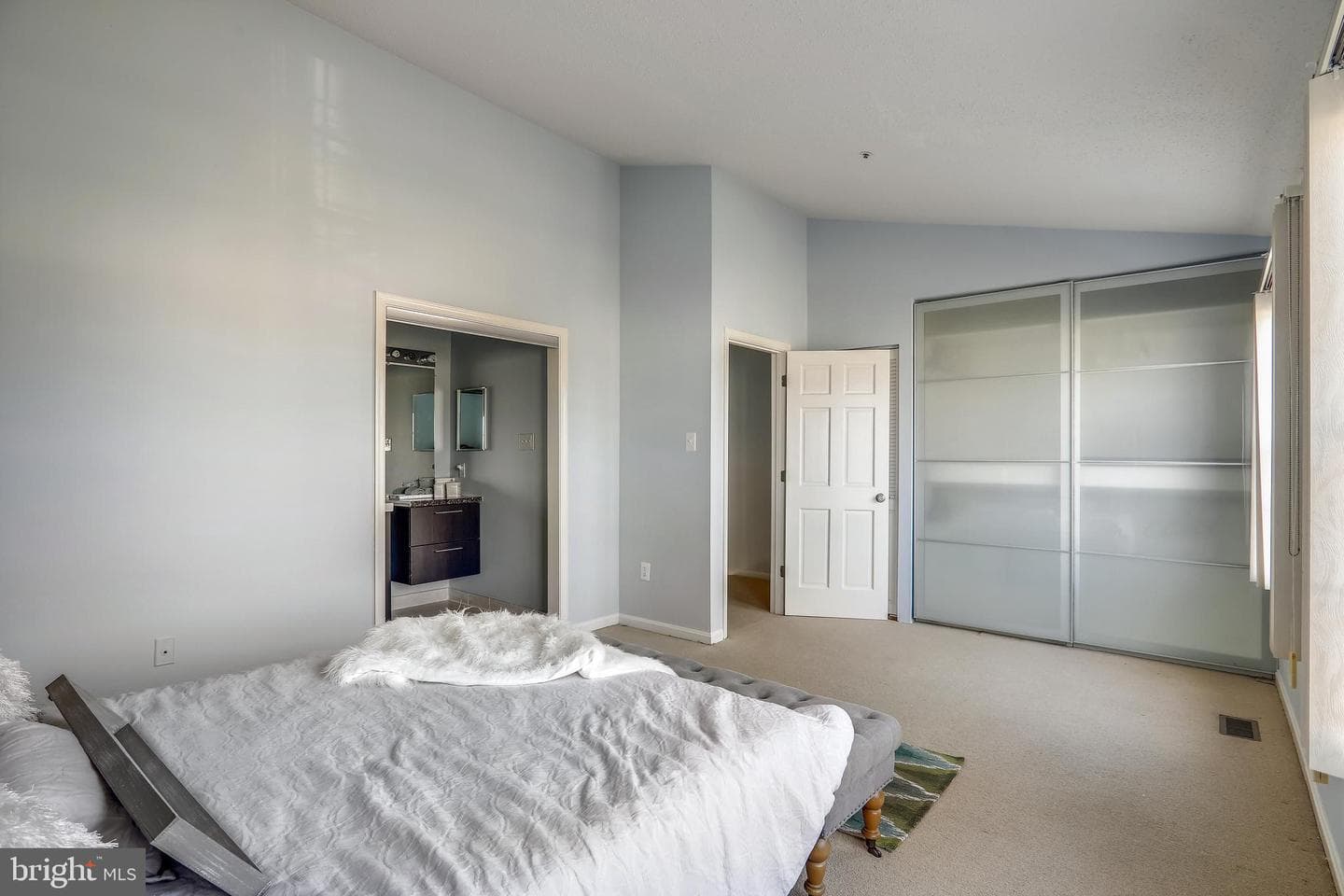 7833 Somerset Court photo 10