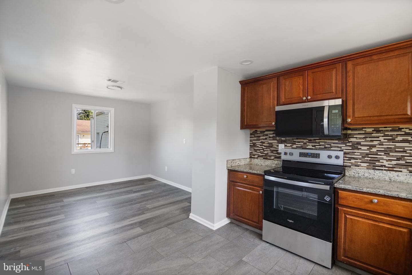 402 Dateleaf Avenue photo 11