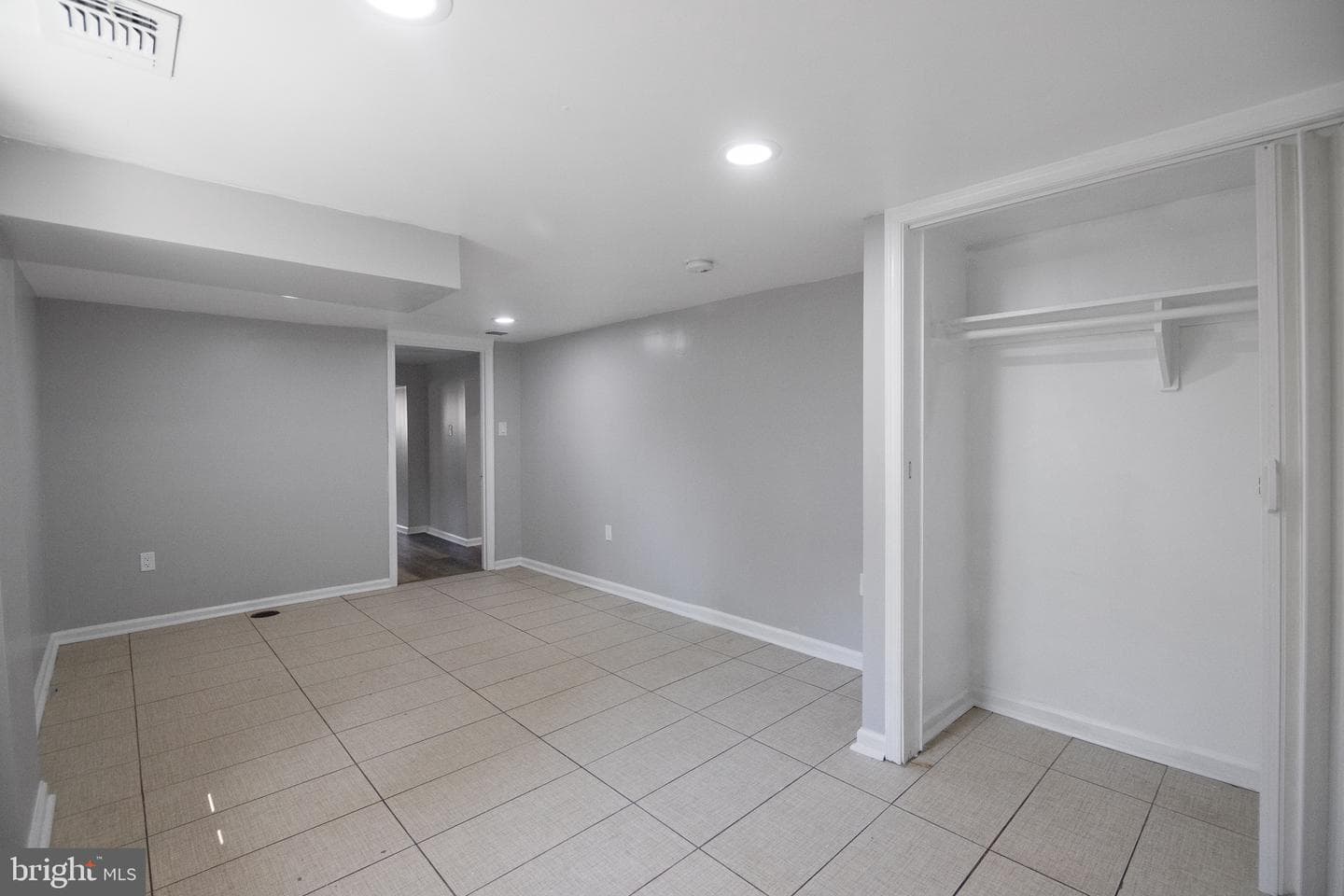402 Dateleaf Avenue photo 14
