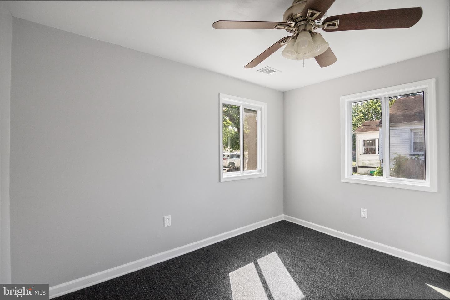 402 Dateleaf Avenue photo 4