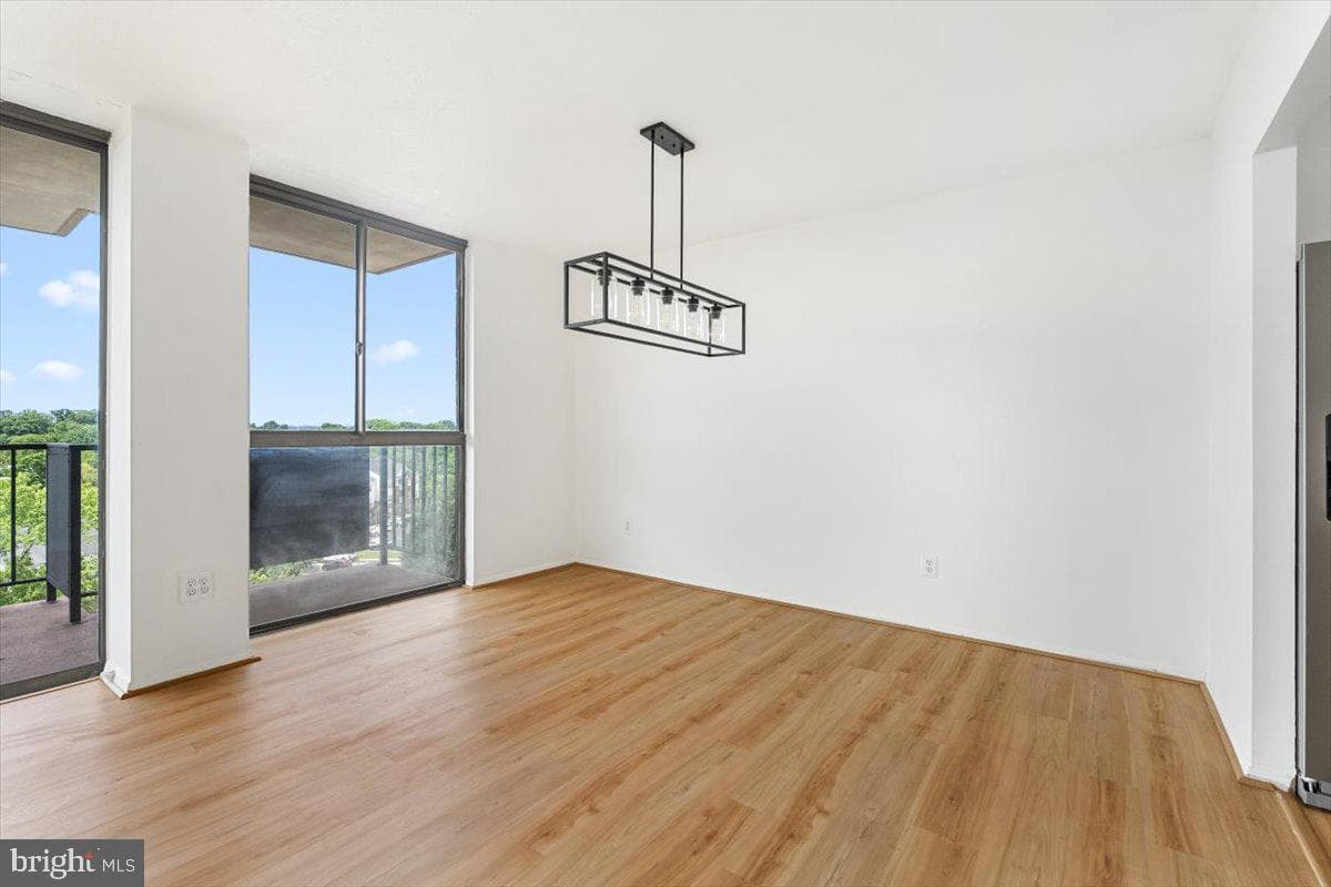 6100 Westchester Park Drive #1114 photo 6