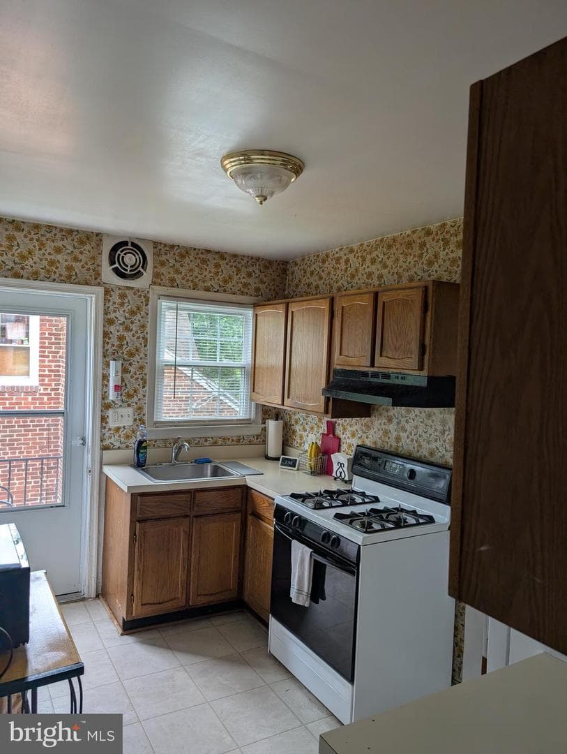 4120 Clark Street photo 4