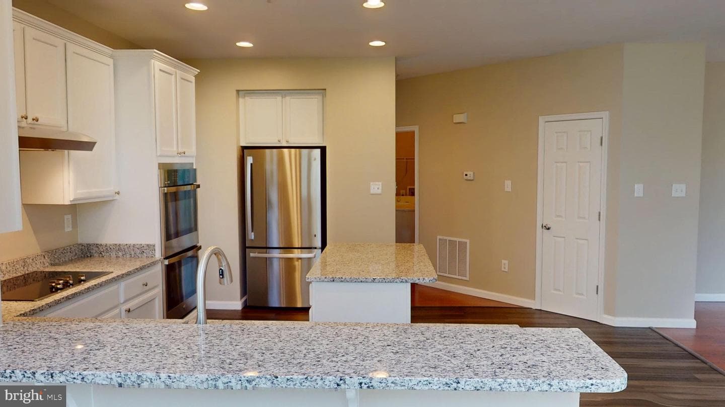 8117 Grayden Lane photo 32