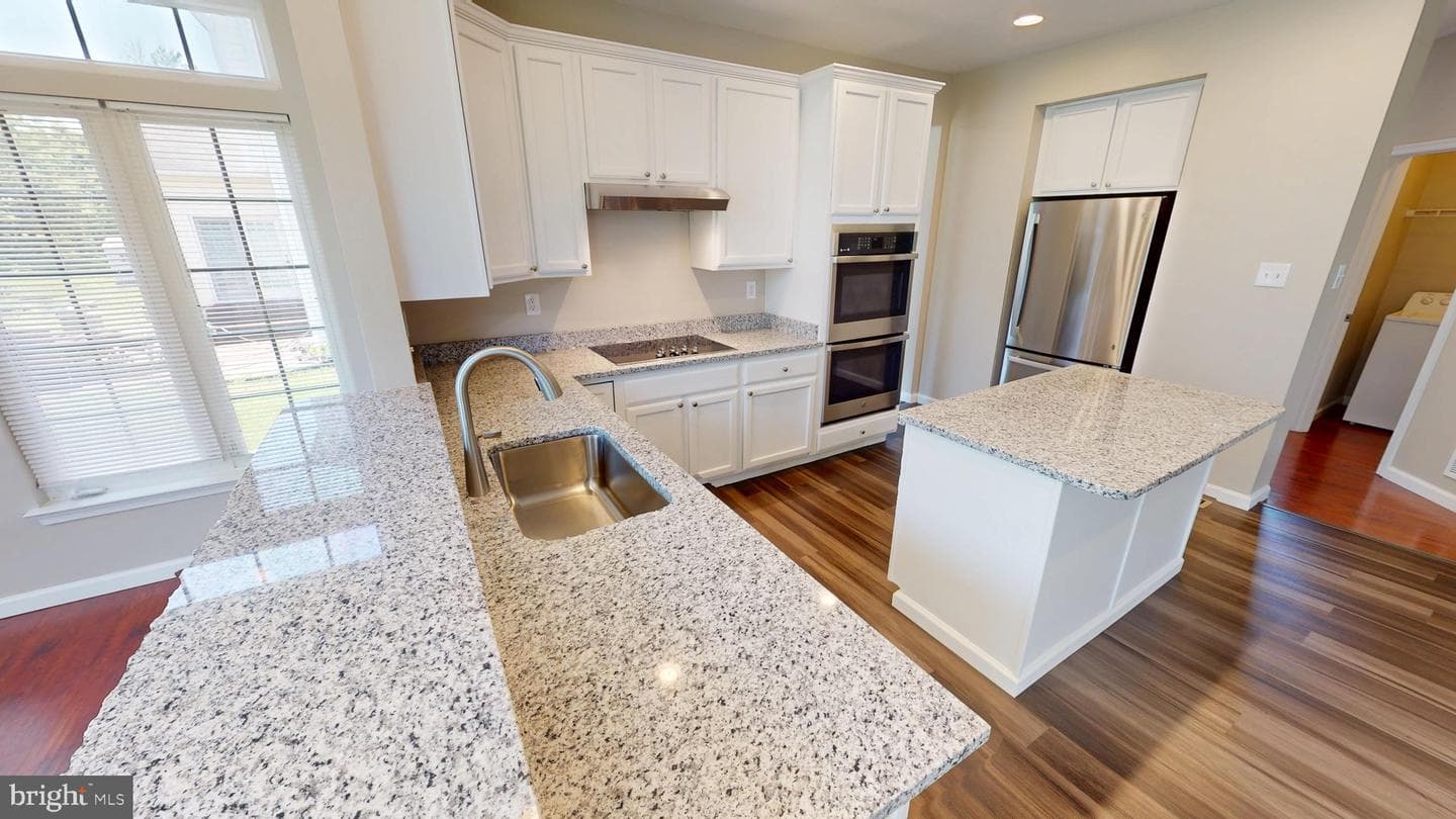 8117 Grayden Lane photo 33