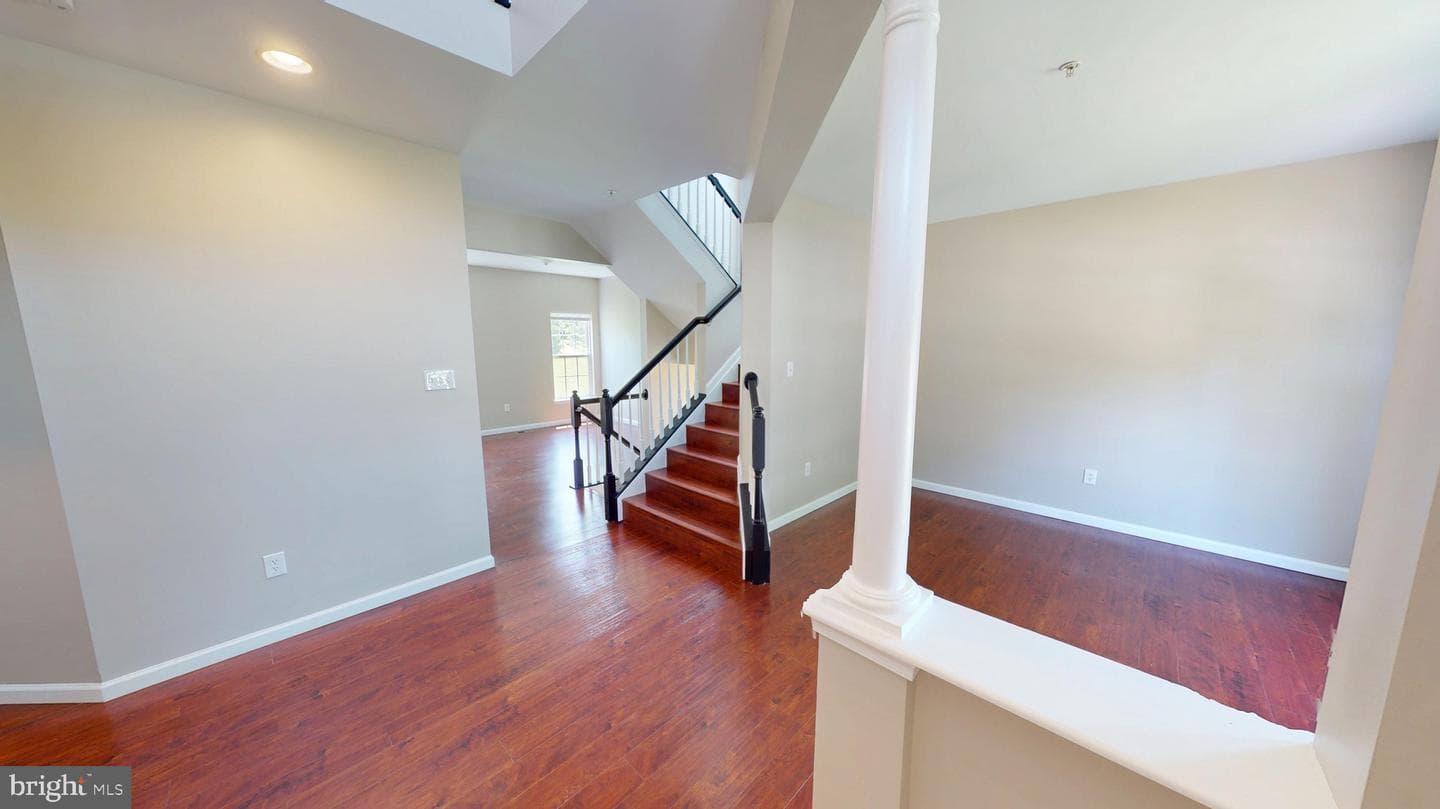 8117 Grayden Lane photo 5