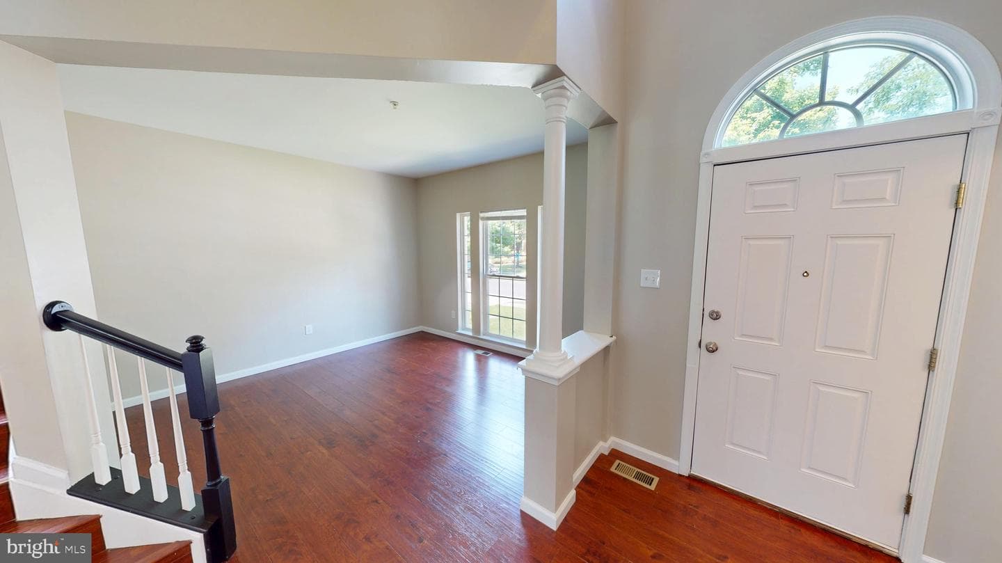 8117 Grayden Lane photo 8