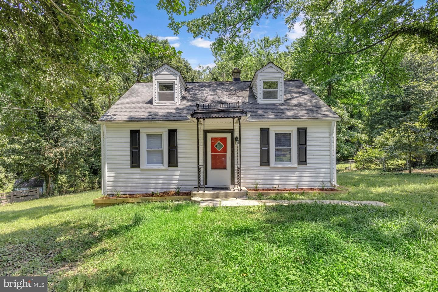 5504 Edgewood Drive photo 1
