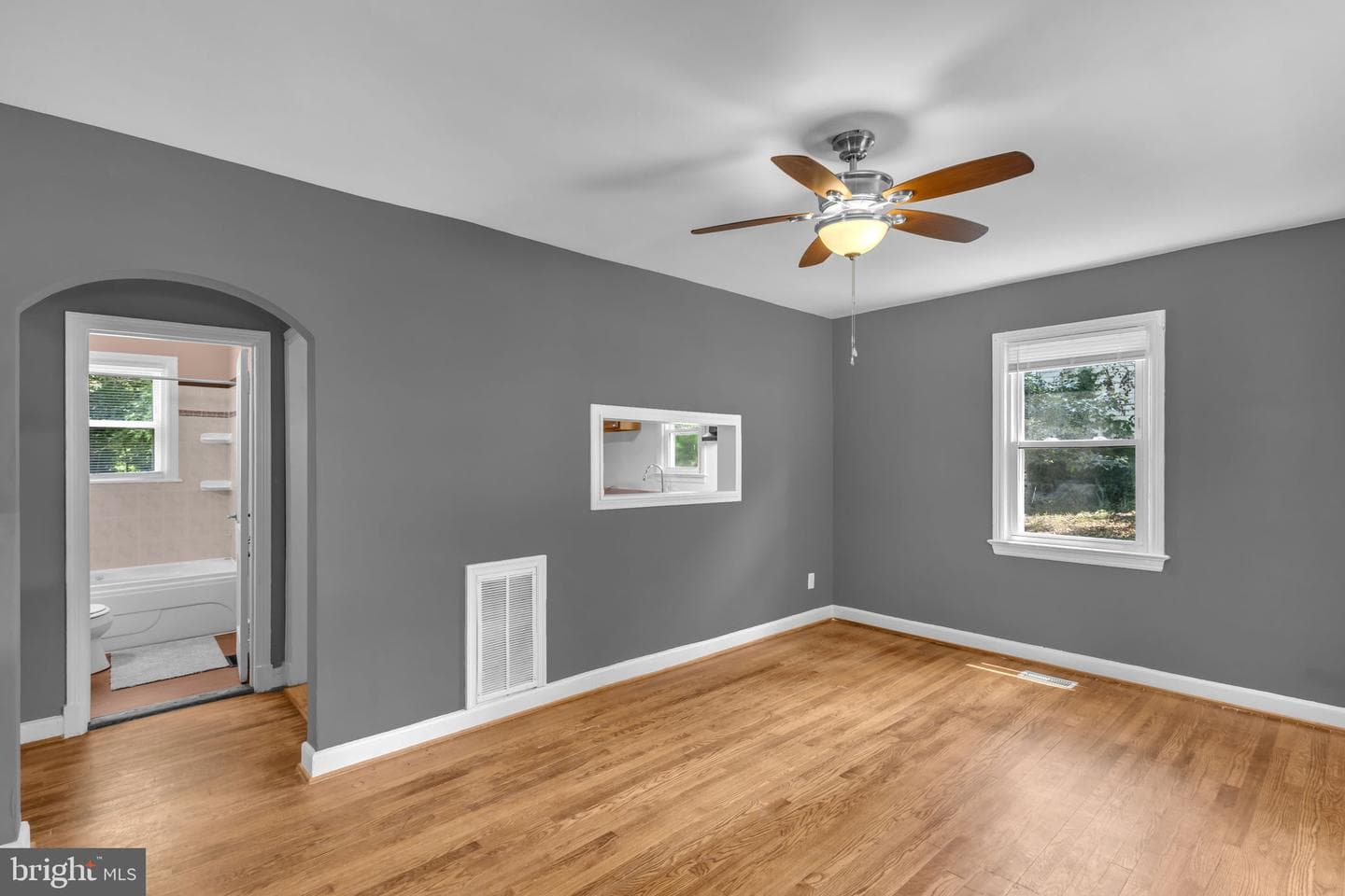 5504 Edgewood Drive photo 3