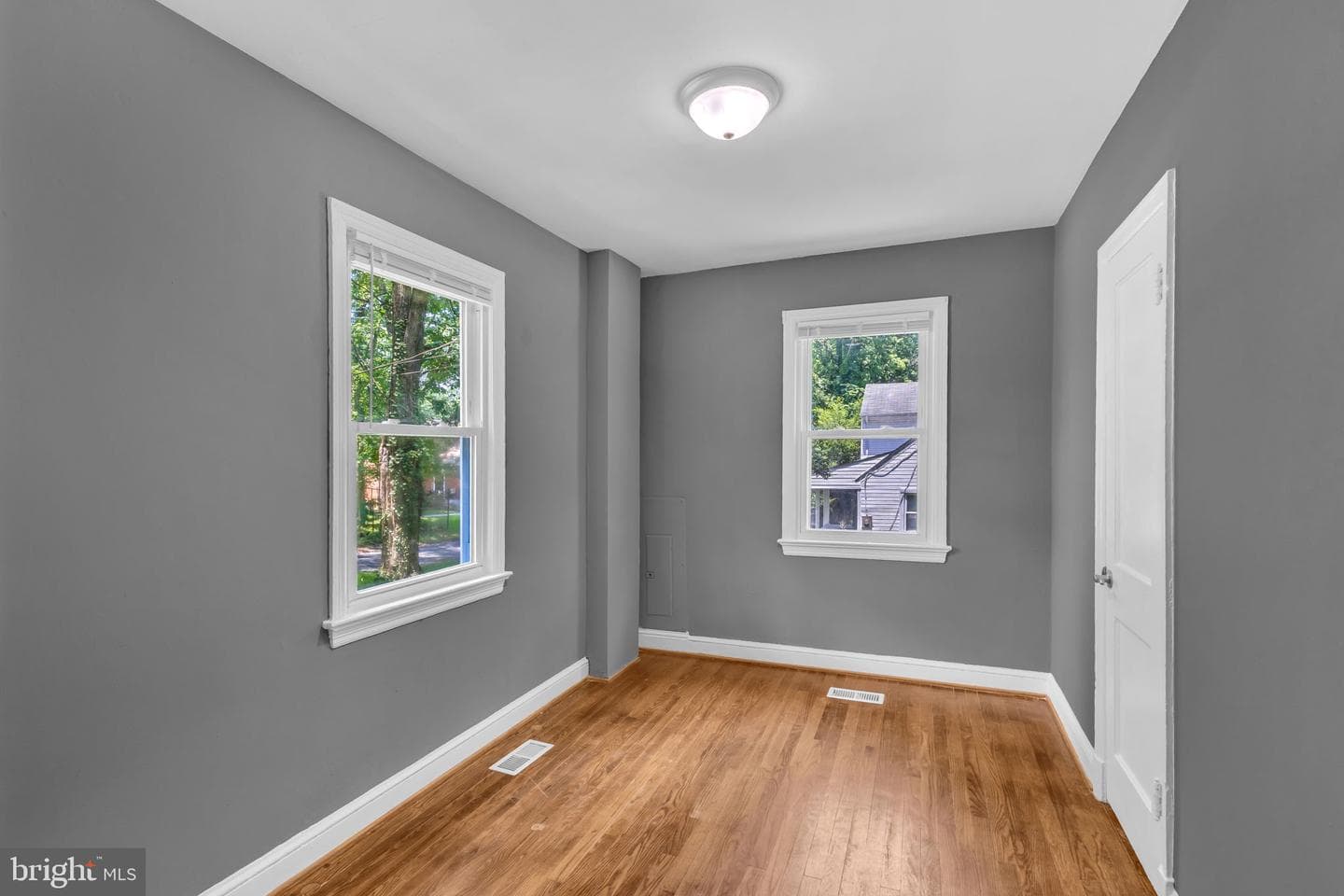 5504 Edgewood Drive photo 9