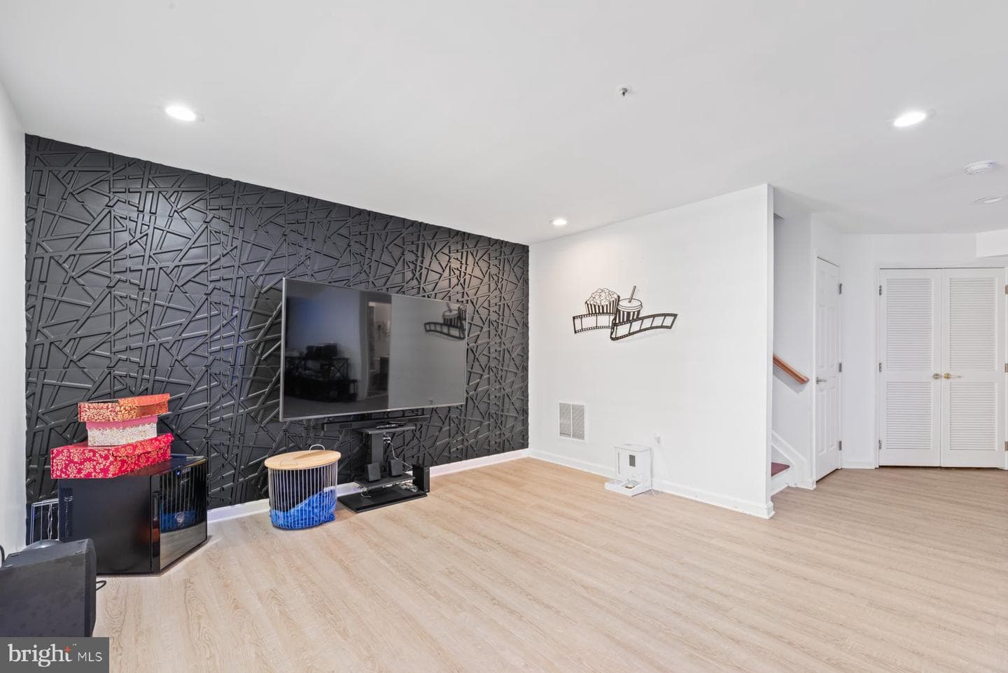 2033 Woodshade Court photo 29