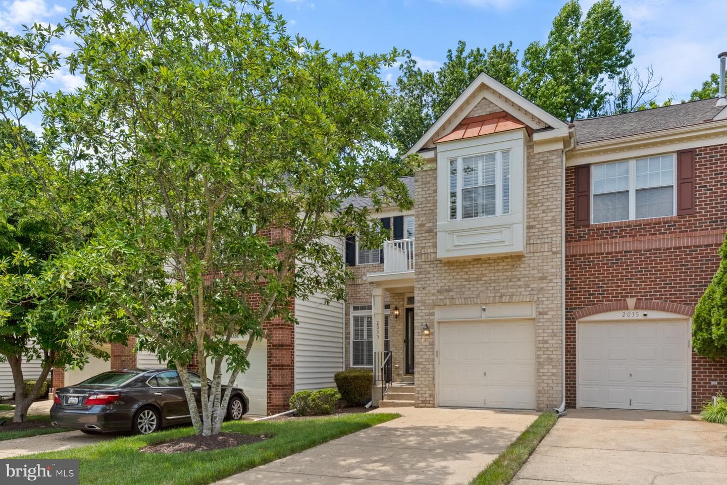 2033 Woodshade Court photo 3