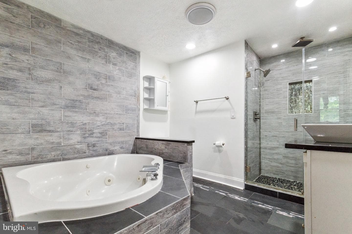 16410 Newasa Lane photo 20