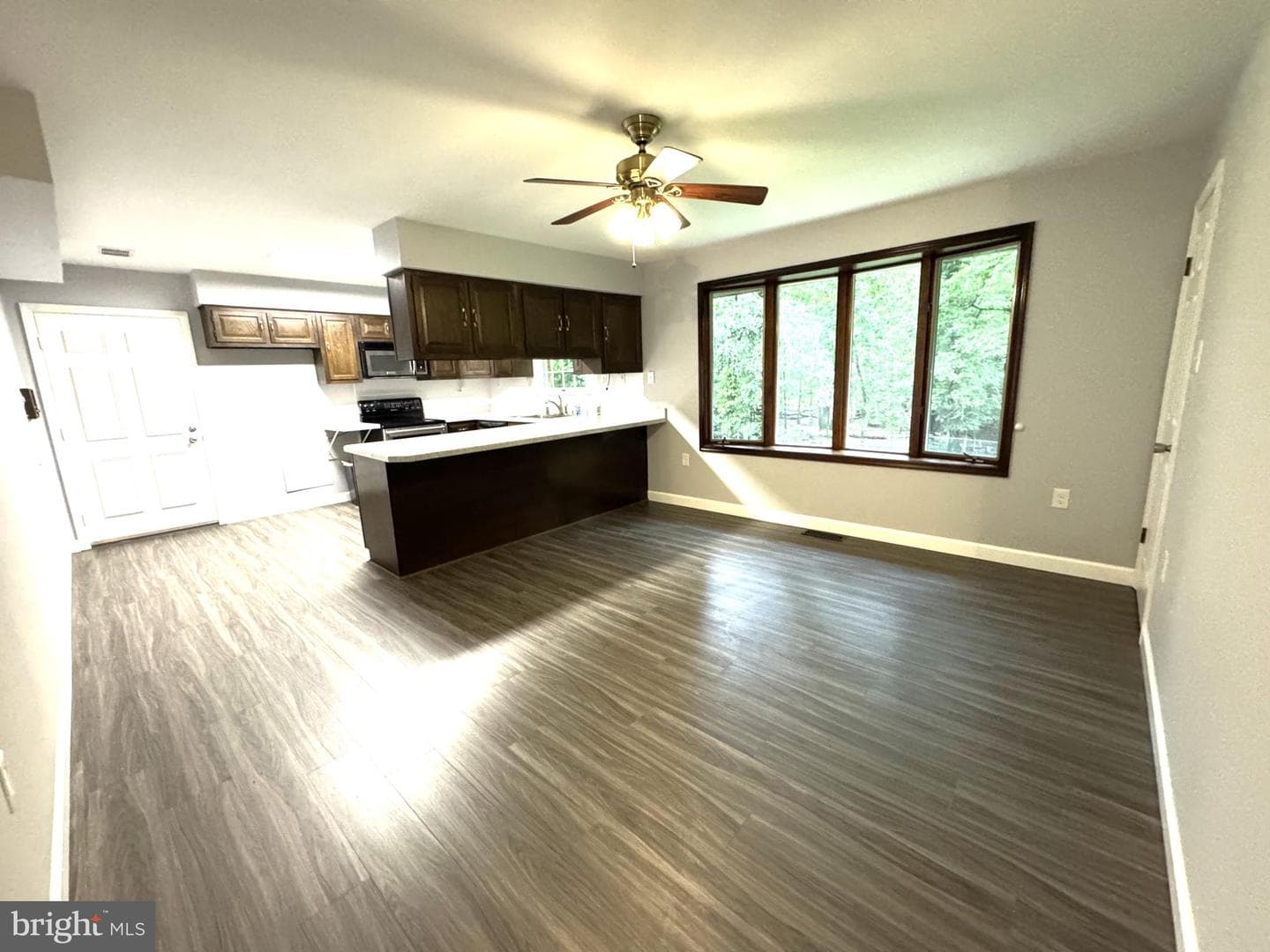 16611 Summers Lane photo 10