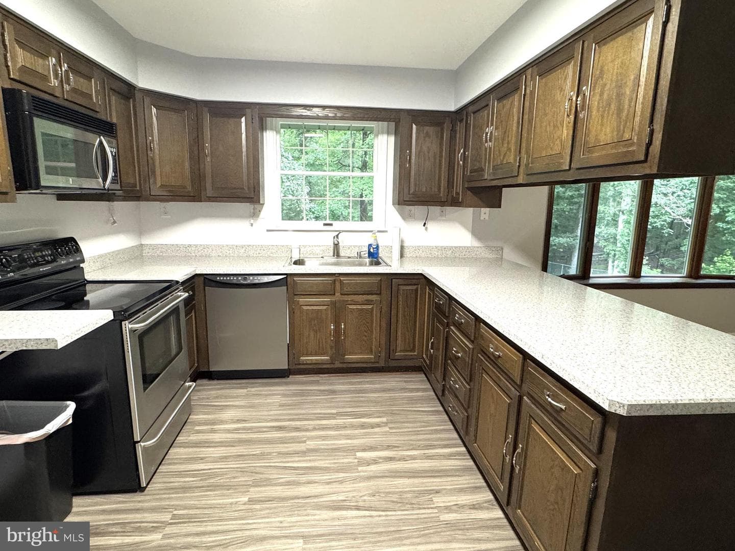 16611 Summers Lane photo 13