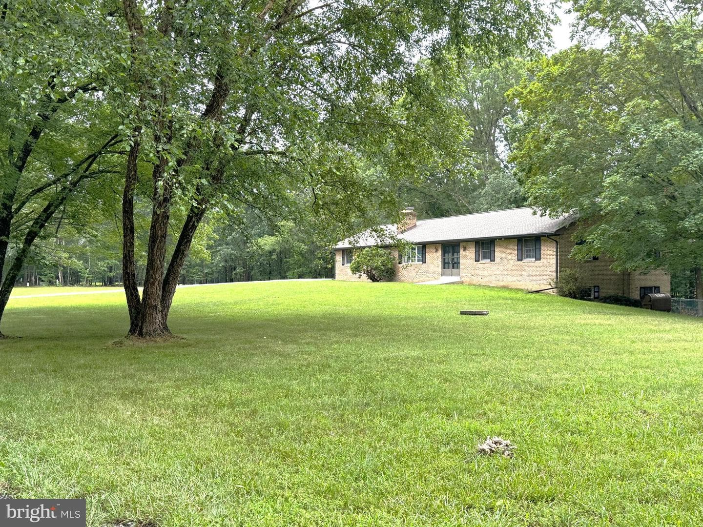 16611 Summers Lane photo 3