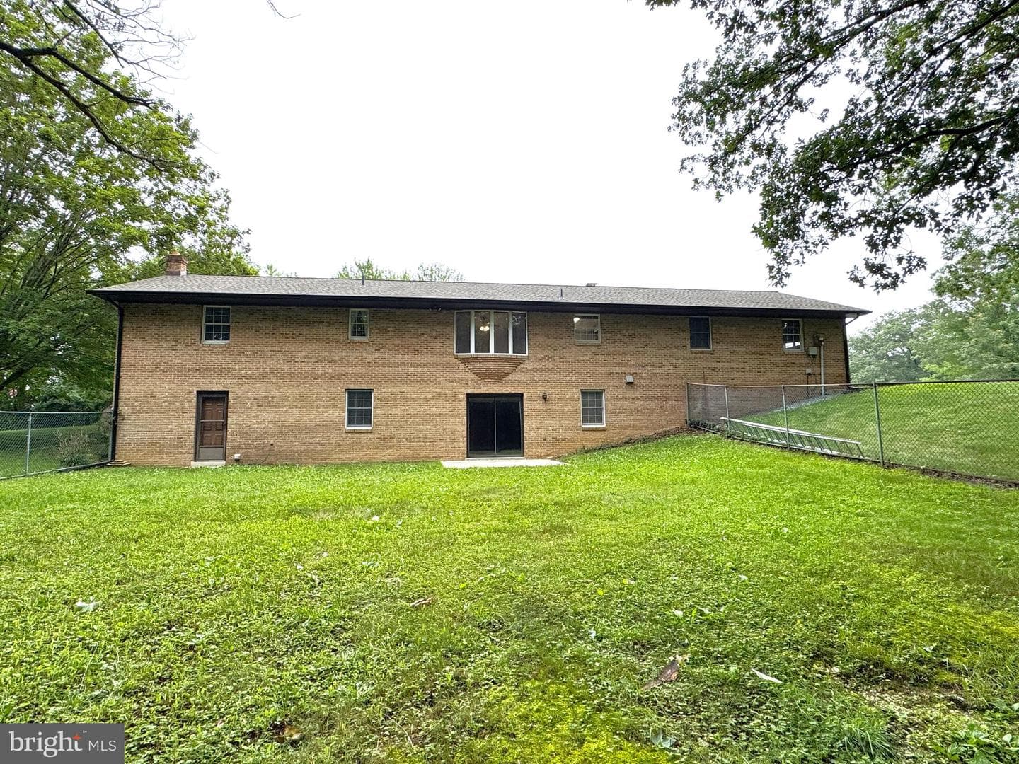 16611 Summers Lane photo 33