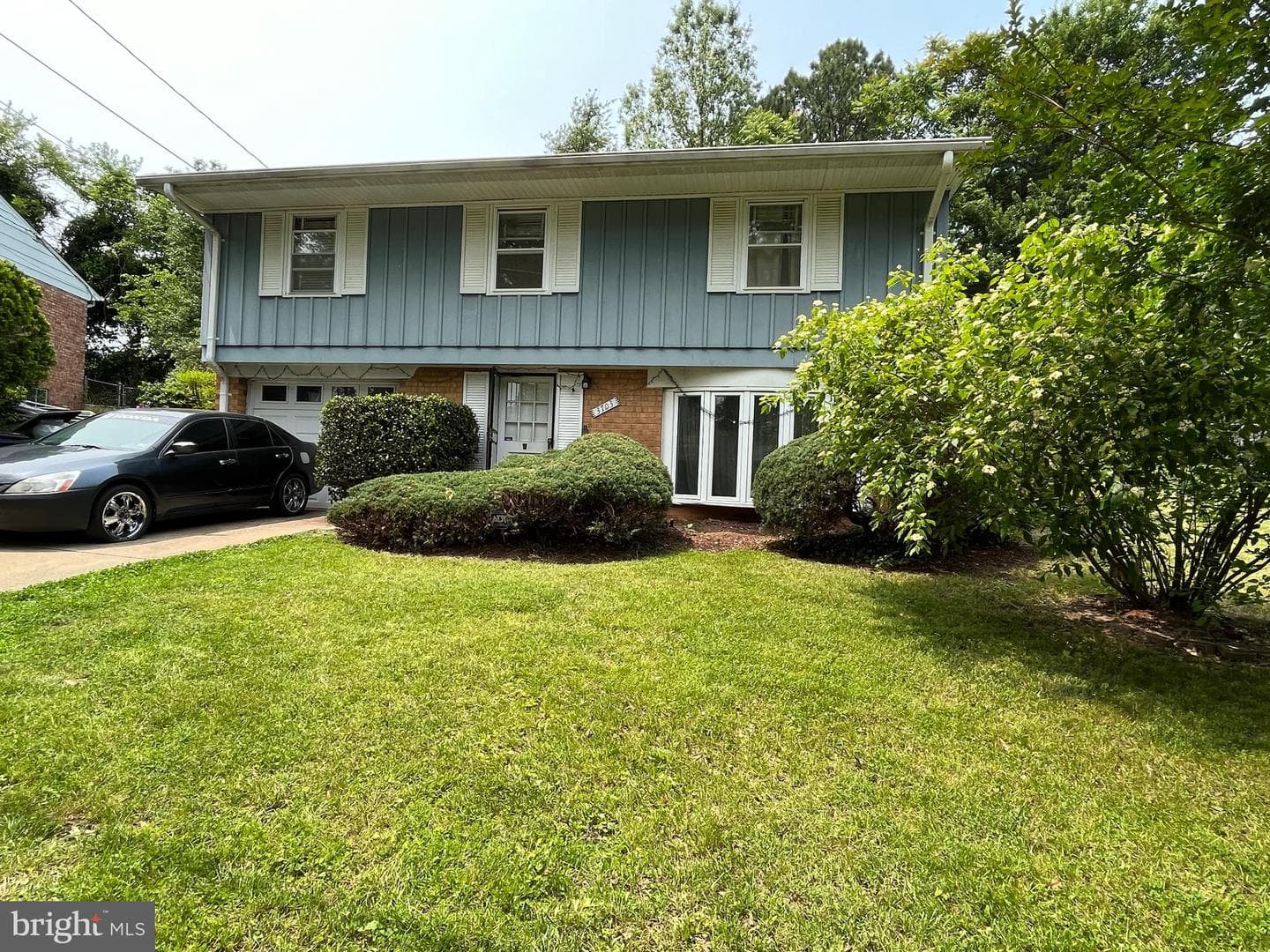 3703 Leeds Dr