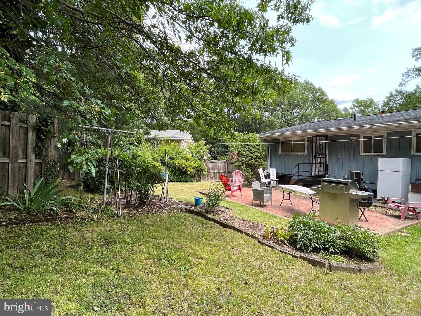 3703 Leeds Dr photo 2