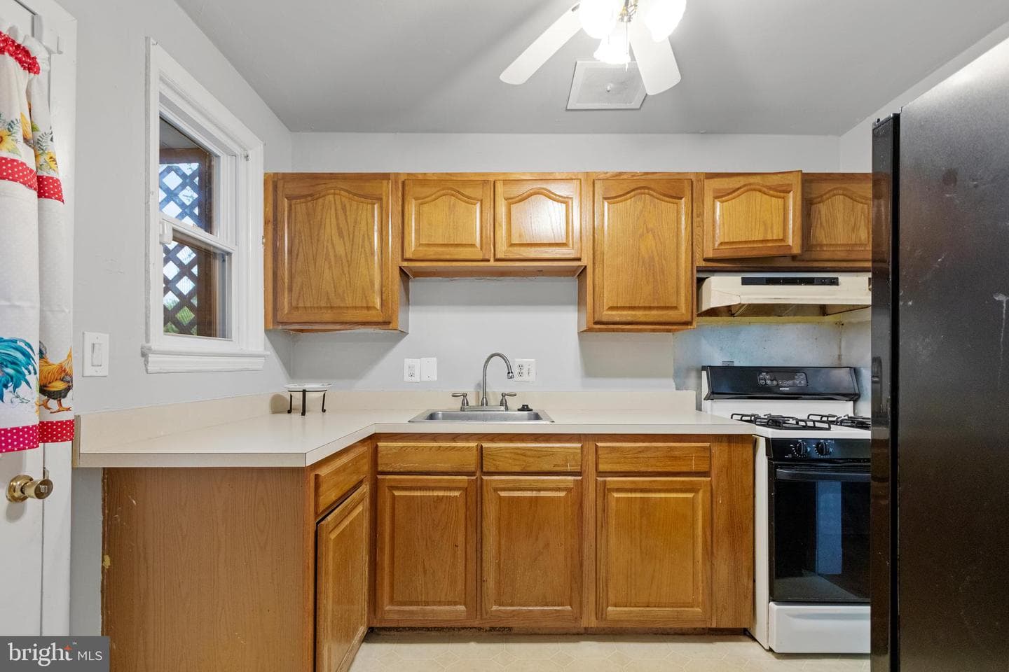 3002 Walters Lane photo 13
