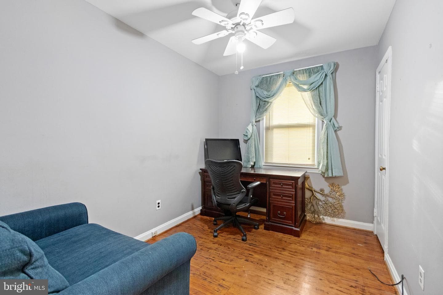 3002 Walters Lane photo 16