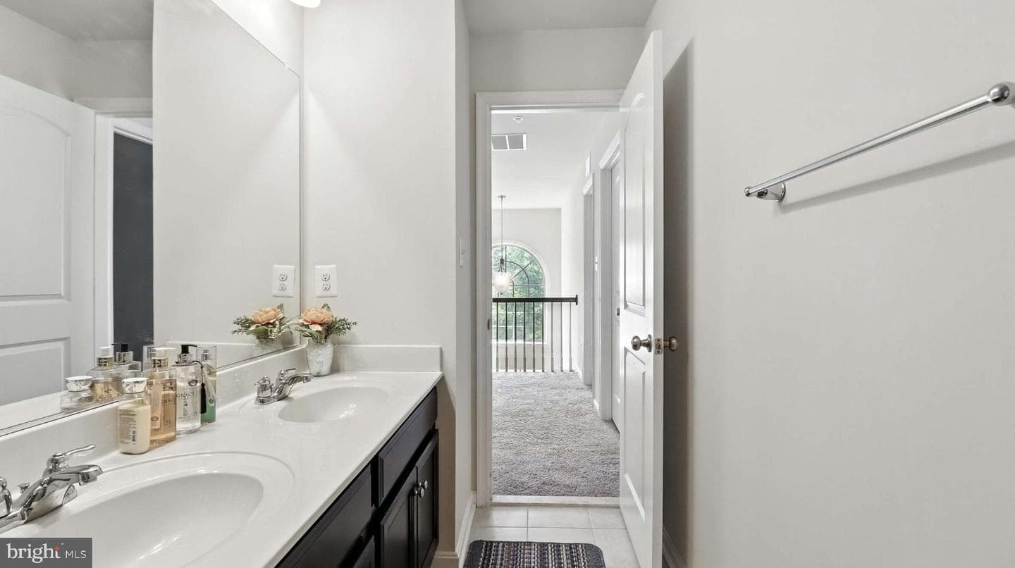 9303 Geaton Park photo 18