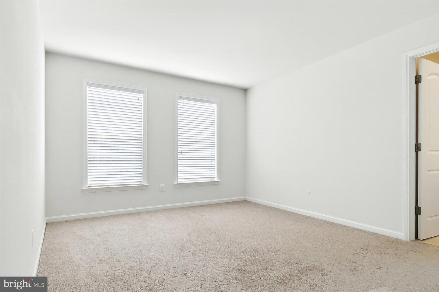 9303 Geaton Park photo 19