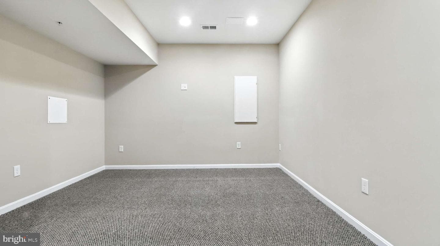 9303 Geaton Park photo 34