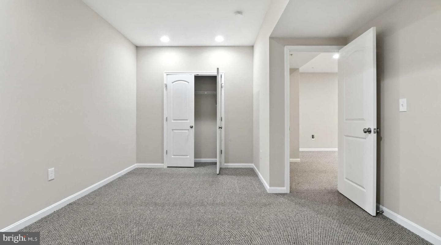 9303 Geaton Park photo 35