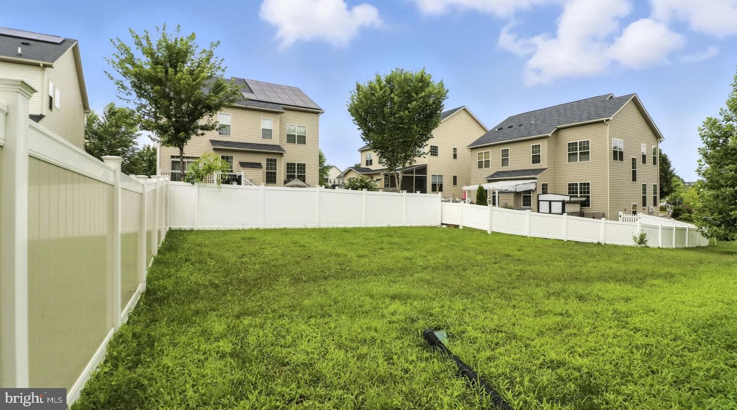9303 Geaton Park photo 43