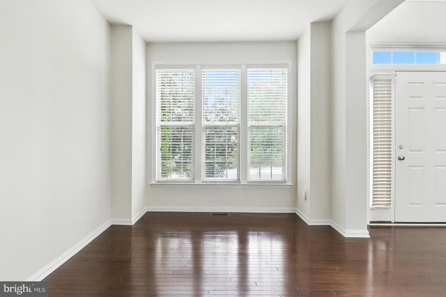 9303 Geaton Park photo 8