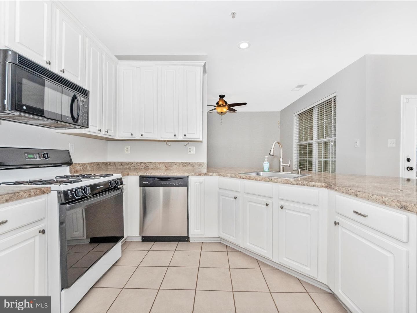 15613 Everglade Lane #g104 photo 17